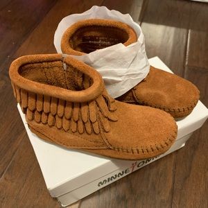 Toddler Minnetonka fringe mocs